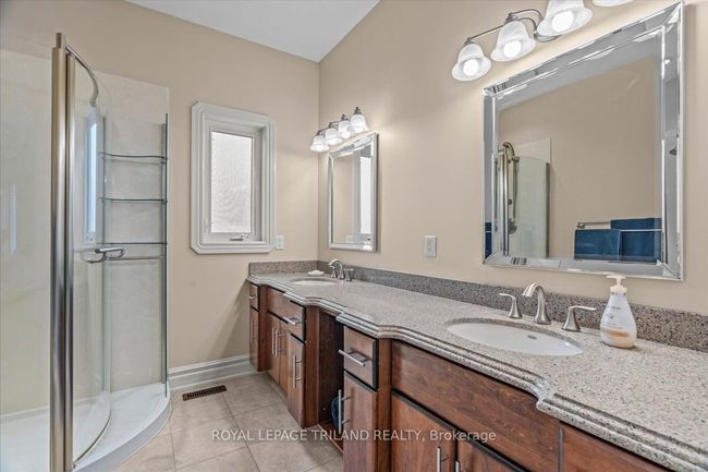 9416 Hickory Dr, House other with 3 bedrooms, 4 bathrooms and 10 parking in Strathroy ON | Image 15