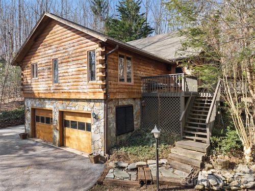 6 Ravenwood Ln, Horse Shoe, NC, 28742-9704 | Card Image