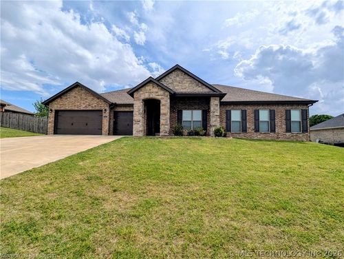 2035 W Breckenridge Ave, Sallisaw, OK, 74955-7610 | Card Image