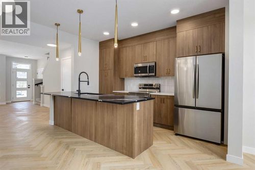 242 Heartwood Gdns Se, Calgary, AB, T3M2P9 | Card Image