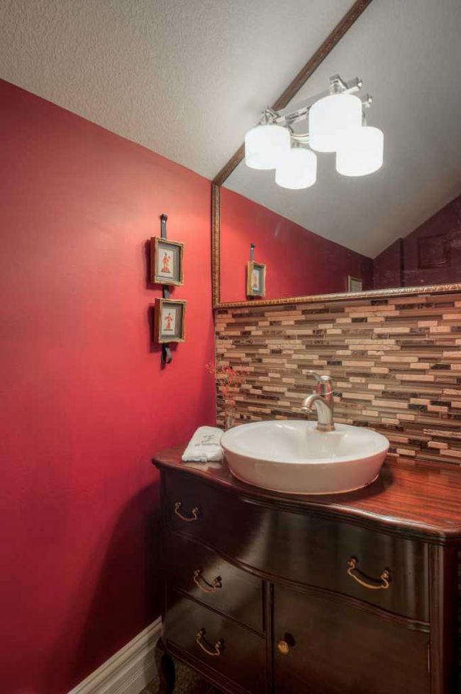 1276 5 Avenue S, Home with 6 bedrooms, 5 bathrooms and 5 parking in Lethbridge AB | Image 10