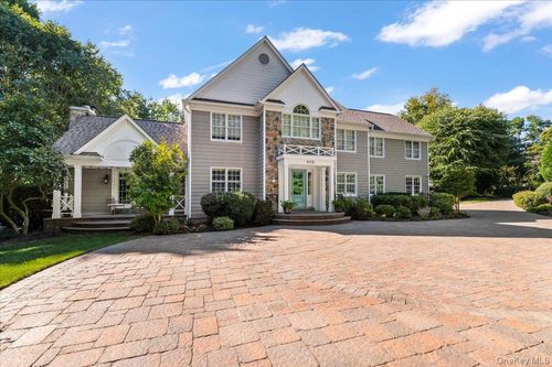 6 Maureen Dr, Mount Sinai, NY, 11766-1852 | Card Image