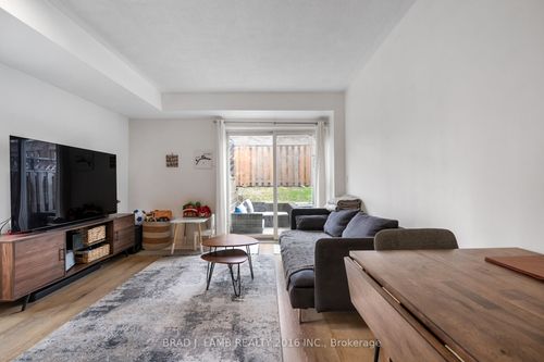 114-262 St Helens Ave, Toronto, ON, M6H4A4 | Card Image