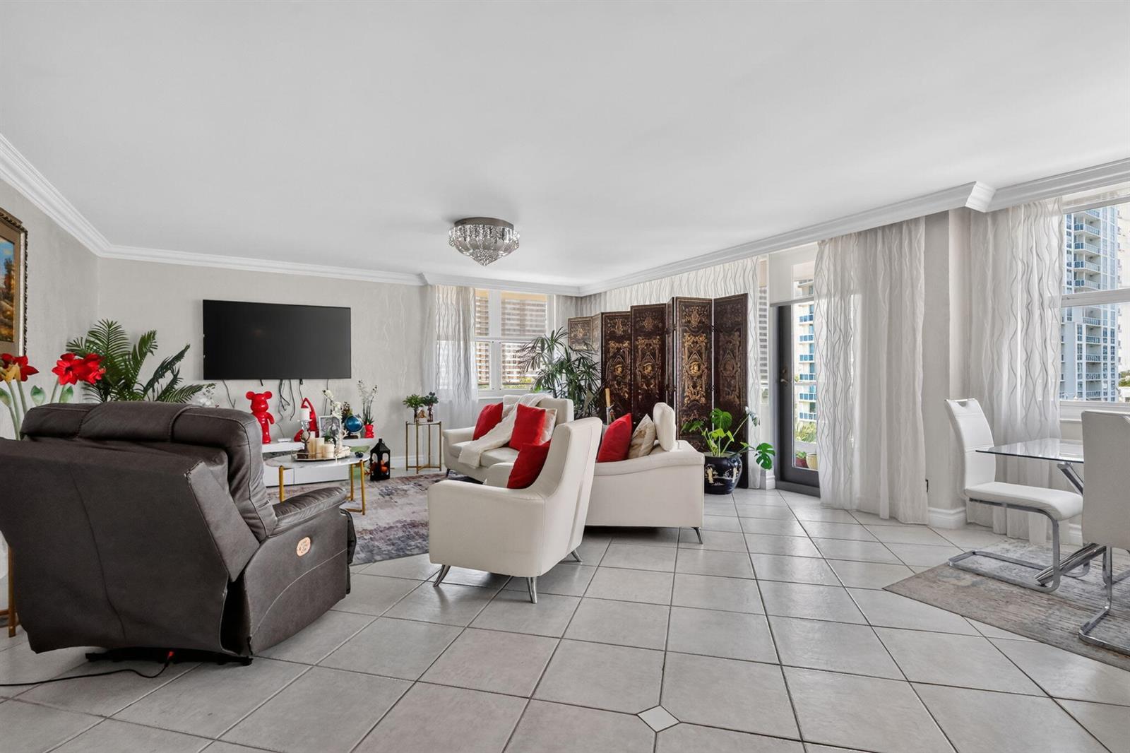 Residential in Hallandale Beach 4
