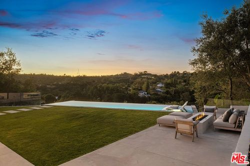 9715 Arby Dr, Beverly Hills, CA, 90210-1203 | Card Image