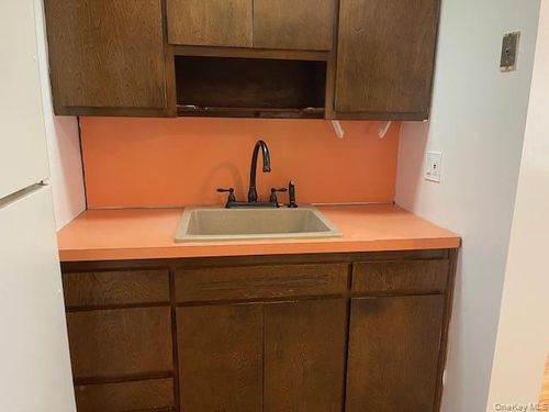 212 5th Ave, West Babylon, NY, 11704-3551 | Card Image