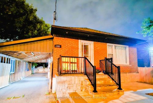 main-1382 Warden Ave, Scarborough, ON, M1R2S5 | Card Image