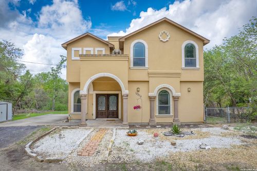 12275 Grapevine St, San Antonio, TX, 78245-3325 | Card Image