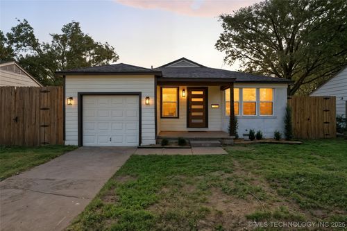 4647 S Rockford Ave, Tulsa, OK, 74105-4815 | Card Image