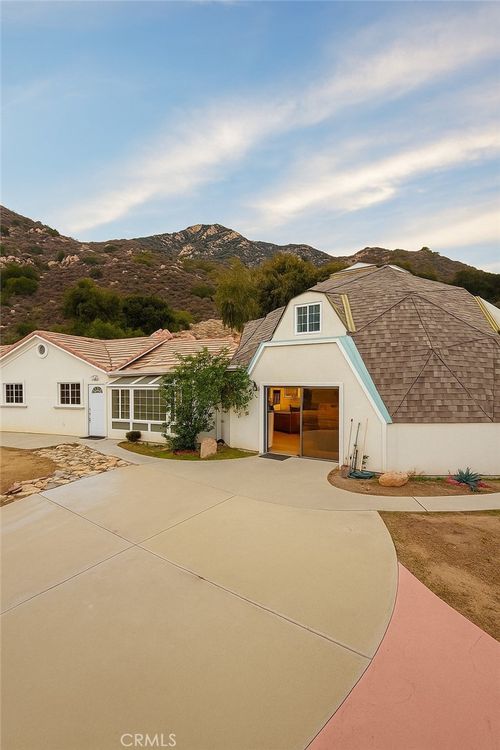 33500 Follman Way, Lake Elsinore, CA, 92530-6104 | Card Image