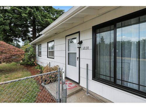 12130 Se Reedway St, Portland, OR, 97266-3940 | Card Image