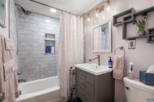 APT-105 - 511 1 St St N, Condo with 2 bedrooms, 1 bathrooms and null parking in CHARLOTTESVILLE VA | Image 16