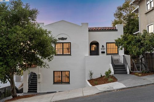 1127 Wellington St, Oakland, CA, 94602-1342 | Card Image