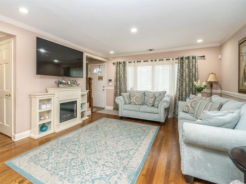 114 Dorset Ave, Albertson, NY, 11507-2121 | Card Image