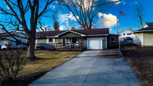 708 E Sycamore St, Watseka, IL, 60970-1413 | Card Image