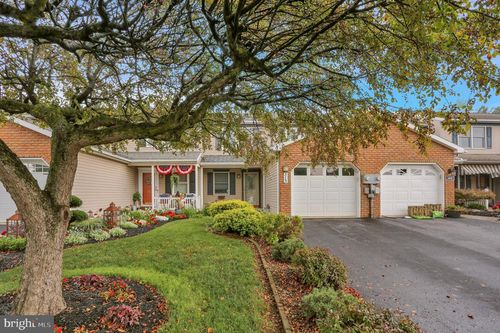 313 Acorn Cir, LEBANON, PA, 17042-8884 | Card Image