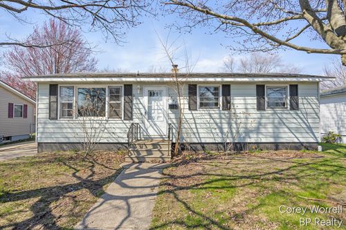 1427 Grant Ave, Grand Haven, MI, 49417-2013 | Card Image