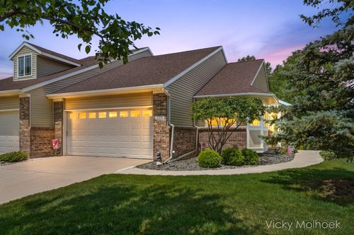 335 E North St, Hastings, MI, 49058-1069 | Card Image