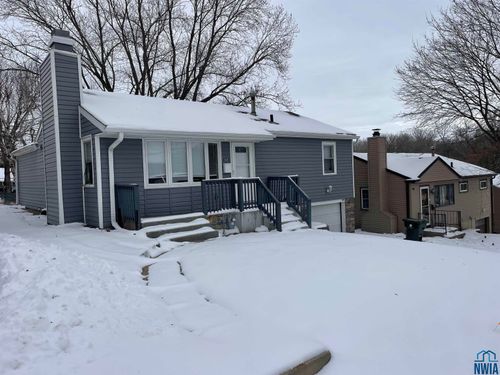 3012 S Cornelia St, Sioux City, IA, 51106-4022 | Card Image