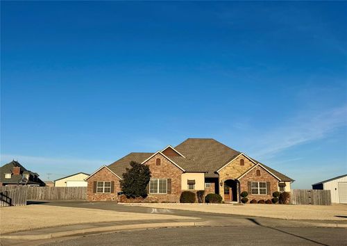 711 Se Stephany Drive, Piedmont, OK, 73078 | Card Image