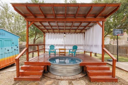 1072 Four Seasons Farm Dr, Kyle, TX, 78640-5764 | Card Image