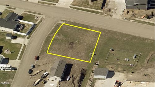 4001 Greensboro Dr, Bismarck, ND, 58503-5467 | Card Image