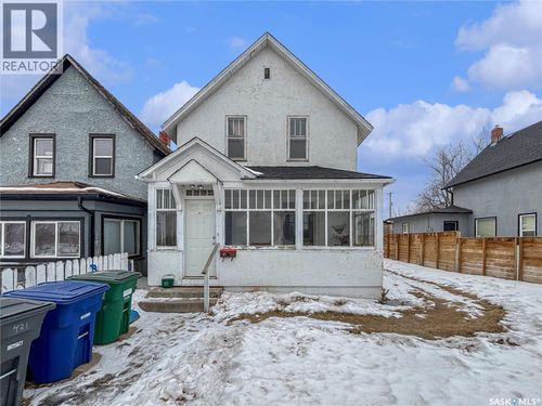 421 Av C S, Saskatoon, SK, S7M1N6 | Card Image