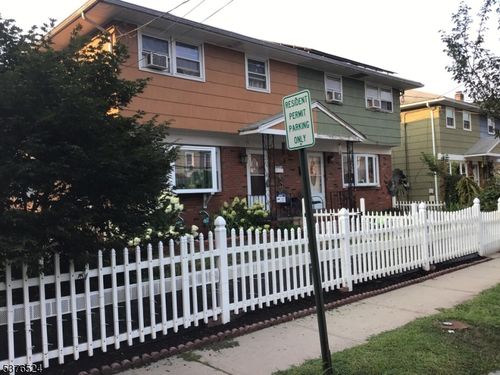 511 E 2nd St, Bound Brook, NJ, 08805-2040 | Card Image
