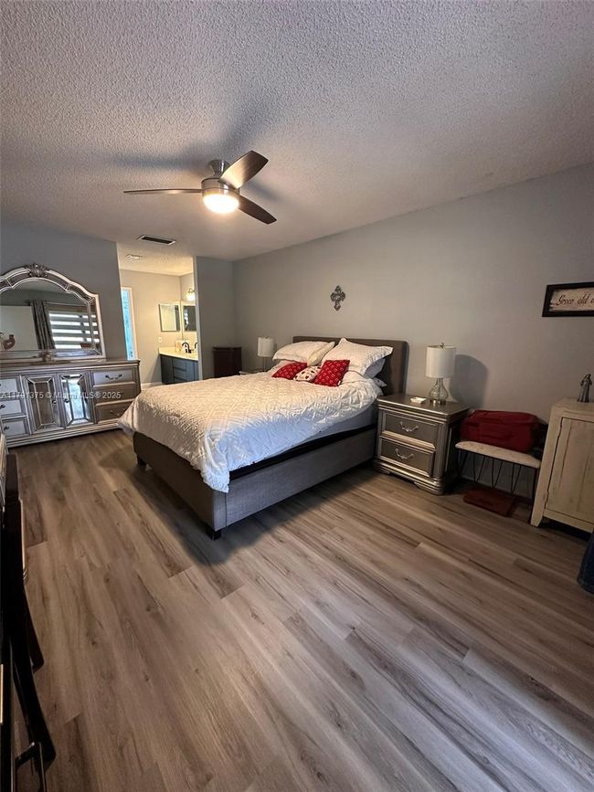 13686 Sw 116 Th Ln, House other with 3 bedrooms, 2 bathrooms and null parking in Miami FL | Image 12
