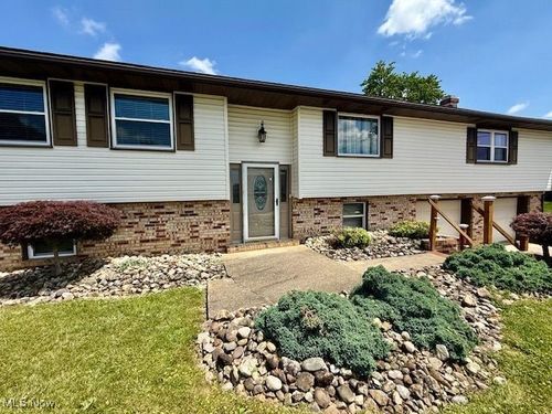 47 Walker Manor Cir, Colliers, WV, 26035-1383 | Card Image