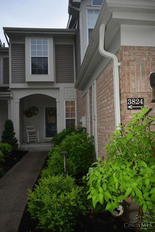 3824 Arbor Green Dr, Cincinnati, OH, 45255-5637 | Card Image