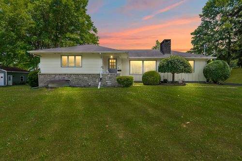 207 Maumee St, Jonesville, MI, 49250-1246 | Card Image