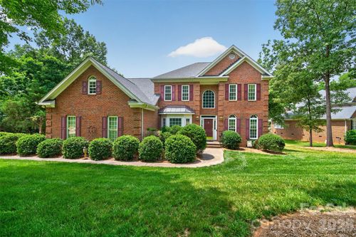 1900 Crestgate Dr, Waxhaw, NC, 28173-6735 | Card Image