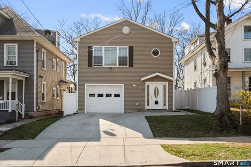 130 Brown St, West Haven, CT, 06516-4940 | Card Image