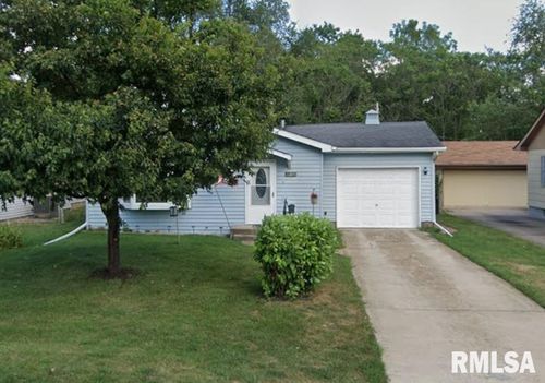 2422 45th St, Moline, IL, 61265-5025 | Card Image