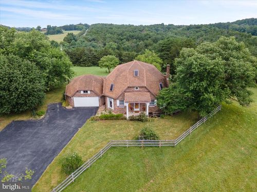 2064 Sulphur Springs Rd, MIDDLETOWN, VA, 22645-3610 | Card Image