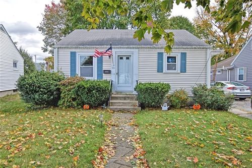 15 Maplecrest Dr, Pawtucket, RI, 02861-1539 | Card Image