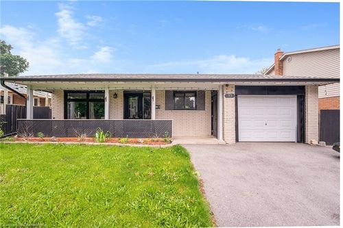 93 Christopher Dr, Cambridge, ON, N1R4S1 | Card Image