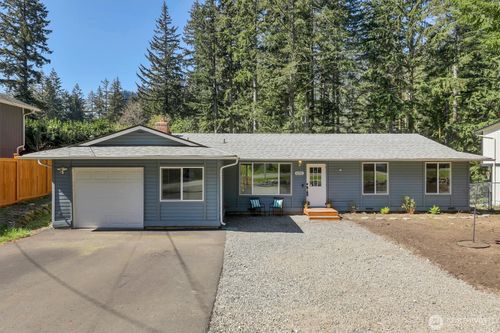 42921 Se 168th Pl, North Bend, WA, 98045-9645 | Card Image