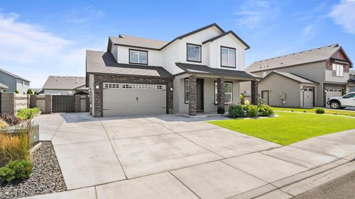 8215 Cardinal Peak St, West Richland, WA, 99353-3004 | Card Image