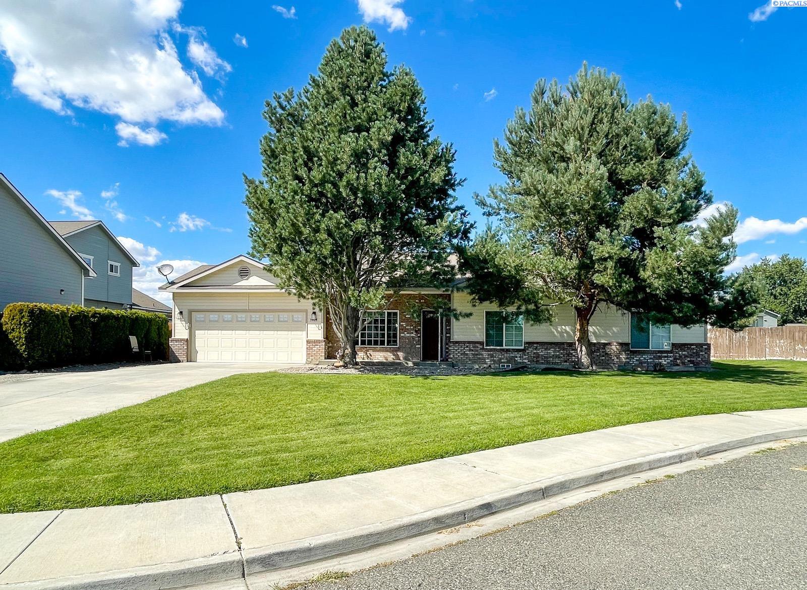 Leilani Ct, West Richland, WA 99353