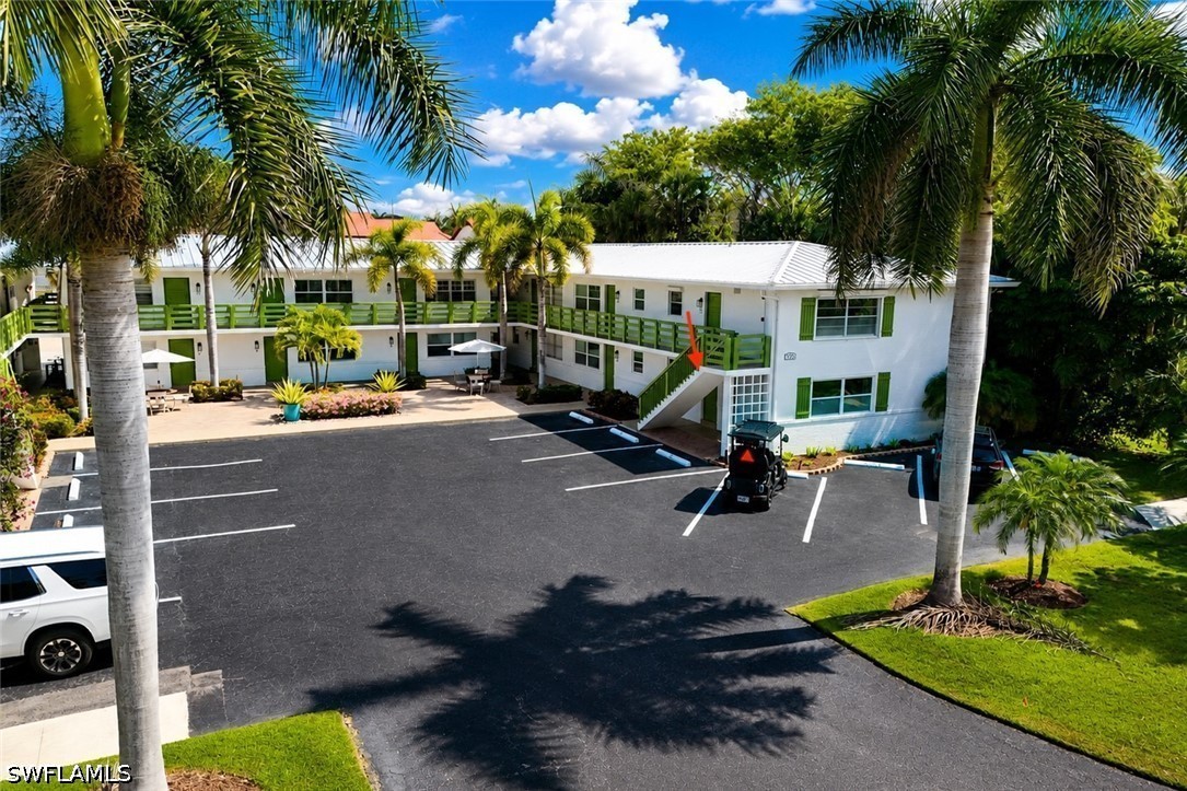 Residential in Naples 3
