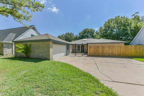 2207 Crystal Hills Dr, Houston, TX, 77077-5929 | Card Image