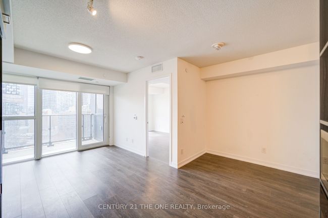 1506 - 219 Dundas St E, Condo with 2 bedrooms, 1 bathrooms and null parking in Toronto ON | Image 11