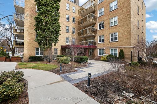 106-2603 Bathurst St, Toronto, ON, M6B2Z6 | Card Image