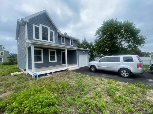 428 Americus Ave, East Patchogue, NY, 11772-5204 | Card Image