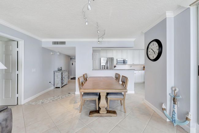 APT-1404 - 5049 N Highway A1a, Condo with 3 bedrooms, 2 bathrooms and null parking in Hutchinson Island FL | Image 21