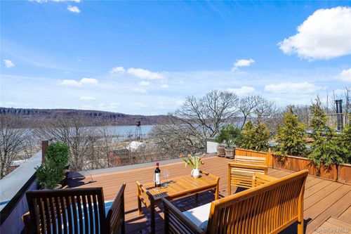 493 Warburton Ave, Hastings On Hudson, NY, 10706-2220 | Card Image