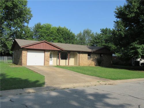 1205 S Prospect Cir, Siloam Springs, AR, 72761-4566 | Card Image