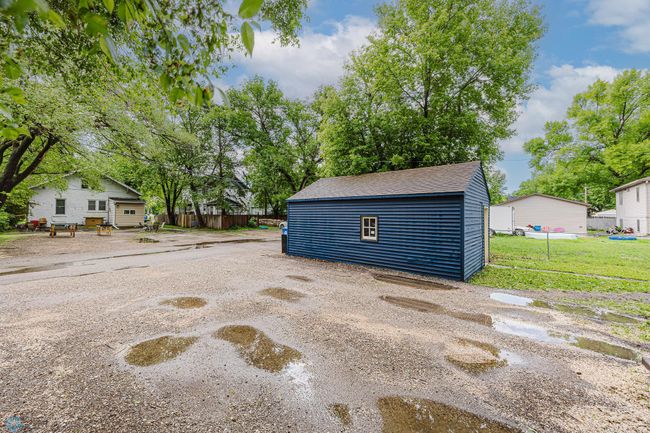 Garage & Parking | Image 48